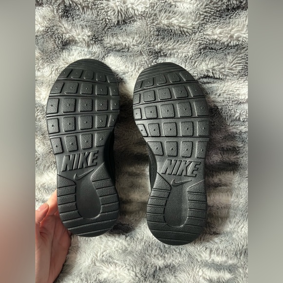 Nike Tanjun (GS) Black Size: 5Y - Picture 5 of 6
